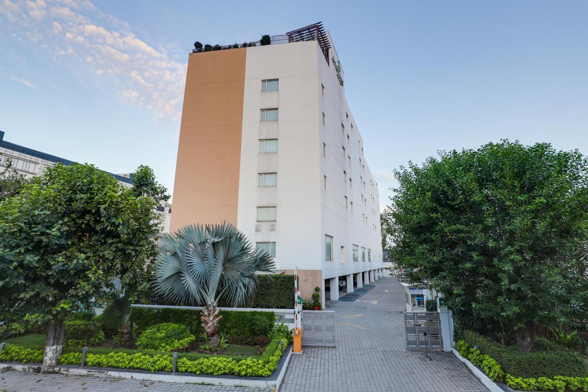 Lemon Tree Hotel จัณฑีครห์ ภายนอก รูปภาพ